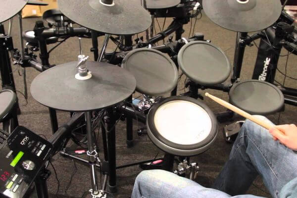 Electronic Drum Kits Vs. Acoustic Drums